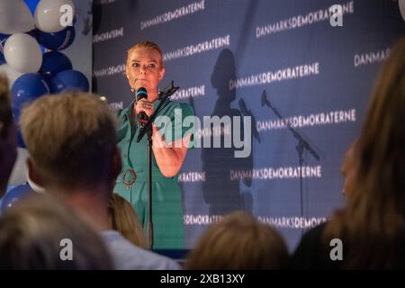 Inger Stojberg, présidente des Démocrates danois, prononce un discours devant ses partisans lors d'un parti électoral pour les élections du Parlement européen, à Copenhague, Danemark, le dimanche 9 juin 2024 Copenhague Christiansborg Danemark Copyright : xKristianxTuxenxLadegaardxBergx 2E6A1712 Banque D'Images