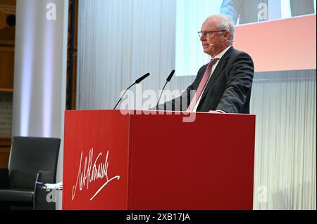 Cologne, Allemagne. 09 juin 2024. Président du Conseil d'administration de Kreissparkasse Köln Alexander Wüerst intervient lors de la cérémonie de remise du Prix Lew Kopelew pour la paix et les droits de l'homme 2023/2024. Crédit : Horst Galuschka/dpa/Horst Galuschka dpa/Alamy Live News Banque D'Images