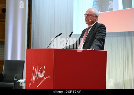 Cologne, Allemagne. 09 juin 2024. Président du Conseil d'administration de Kreissparkasse Köln Alexander Wüerst intervient lors de la cérémonie de remise du Prix Lew Kopelew pour la paix et les droits de l'homme 2023/2024. Crédit : Horst Galuschka/dpa/Horst Galuschka dpa/Alamy Live News Banque D'Images