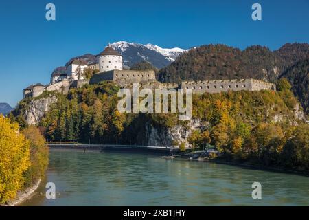 Géographie / voyage, Autriche, Tyrol, Kufstein in Tyrol, forteresse Kufstein au-dessus de l'auberge, Kufstein in, ADDITIONAL-RIGHTS-CLEARANCE-INFO-NOT-AVAILABLE Banque D'Images