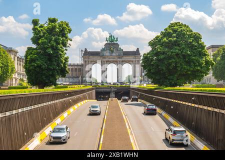 Cinquantenaire Arcade, une arcade commémorative dans le centre de Jubelpark à Bruxelles, Belgique Banque D'Images