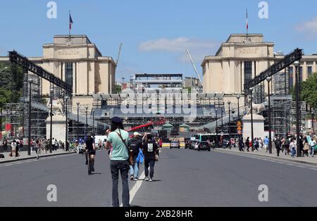 pic Shows : stade en construction au jardin du Trocadéro à Paris en face du pont de la Tour Eiffel. En 2024, Trocadéro offrira une vue exceptionnelle Banque D'Images