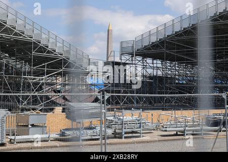 pic Shows : le stade de BMX est en construction sur la place de la Concorde alors que la ville se prépare pour les Jeux olympiques avec des fermetures de routes et des nettoyages perturbant le da Banque D'Images
