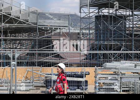 pic Shows : le stade de BMX est en construction sur la place de la Concorde alors que la ville se prépare pour les Jeux olympiques avec des fermetures de routes et des nettoyages perturbant le da Banque D'Images