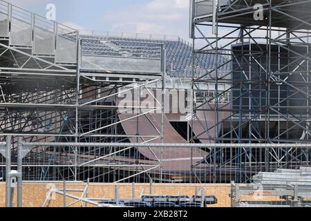pic Shows : le stade de BMX est en construction sur la place de la Concorde alors que la ville se prépare pour les Jeux olympiques avec des fermetures de routes et des nettoyages perturbant le da Banque D'Images