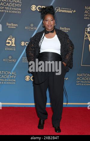 LOS ANGELES - 8 juin : Alisa Reynolds arrive à la 51e édition annuelle Daytime Emmy Creative Arts & Lifestyle Awards - arrivées à l'hôtel Bonaventure on Banque D'Images