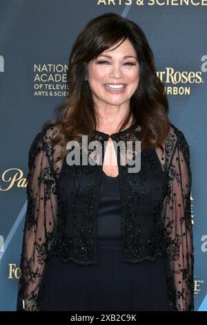 LOS ANGELES - 8 juin : Valerie Bertinelli arrive à la 51e édition annuelle Daytime Emmy Creative Arts & Lifestyle Awards - arrivées à l'hôtel Bonaventure Banque D'Images