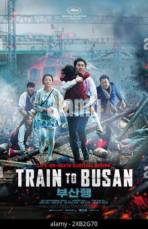 Train pour Busan (2016) dirigé par Yeon sang-ho et avec Gong Yoo, Jung Yu-mi et ma Dong-seok. Alors qu'un virus zombie éclate en Corée du Sud, les passagers luttent pour survivre dans le train de Séoul à Busan. Affiche US One Sheet ***USAGE ÉDITORIAL SEULEMENT***. Crédit : BFA / Well Go USA Entertainment Banque D'Images