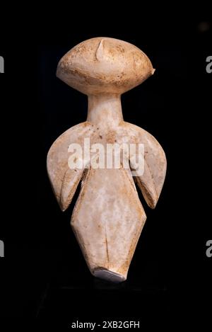 Figurine de type Stargazer tirée du site de Kilia, Anatolie occidentale, Turquie. La fin de la période chalcolithique (4360-3500 av. J.-C.). Banque D'Images