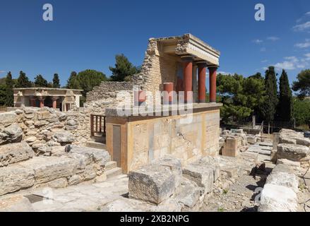 La structure nommée par Evans comme la Maison des douanes au palais minoen de Knossos en Crète Banque D'Images