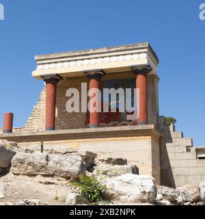 La structure nommée par Evans comme la Maison des douanes au palais minoen de Knossos en Crète Banque D'Images