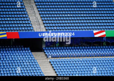 'UEFA EURO 2024' Schriftzug auf Tribuene, Themenfoto, Themenbild, Symbolfoto, Symbolbild, Stockfoto GER, Stadium Open Media Day Volksparkstadion, Fussball, UEFA Euro 2024, 10.06.2024 Foto : Eibner-Pressefoto/Marcel von Fehrn Banque D'Images