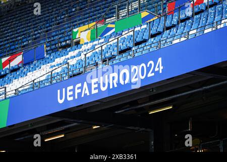 'UEFA EURO 2024' Schriftzug auf Tribuene, Themenfoto, Themenbild, Symbolfoto, Symbolbild, Stockfoto GER, Stadium Open Media Day Volksparkstadion, Fussball, UEFA Euro 2024, 10.06.2024 Foto : Eibner-Pressefoto/Marcel von Fehrn Banque D'Images