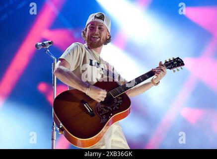 9 juin 2024, Nashville, Tennessee, États-Unis : le musicien BAILEY ZIMMERMAN se produit au Nissan Stadium dans le cadre du CMA Music Festival 2024 qui a eu lieu au centre-ville de Nashville. (Crédit image : © Jason Moore/ZUMA Press Wire) USAGE ÉDITORIAL SEULEMENT! Non destiné à UN USAGE commercial ! Banque D'Images