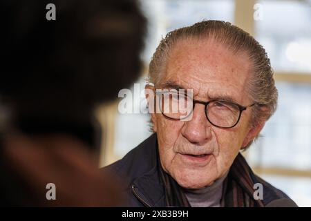 Bruxelles, Belgique. 10 juin 2024. Willy Claes arrive pour un bureau du parti socialiste flamand Vooruit, lundi 10 juin 2024 à Bruxelles, après les élections régionales, fédérales et européennes d'hier. BELGA PHOTO NICOLAS MAETERLINCK crédit : Belga News Agency/Alamy Live News Banque D'Images