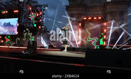 Milan, IT. 09 juin 2024. Gazzelle à Party Like a Dee jay à l'Arco della Pace crédit : Agence photo indépendante/Alamy Live News Banque D'Images