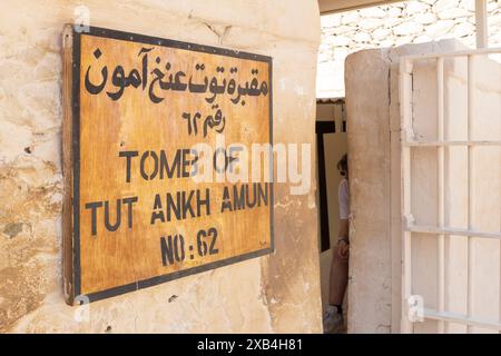 Extérieur, panneau, tombeau de Toutankhamon ou Toutankhamon, tombeau no 62, Vallée des Rois près de Louxor, Egypte, Afrique du Nord, Afrique Banque D'Images