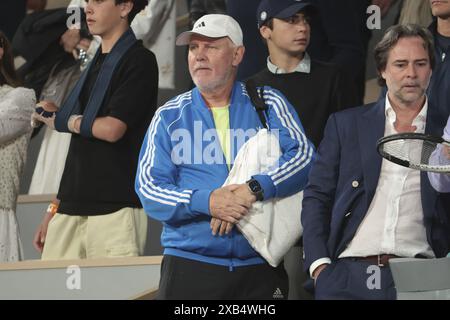 Alexander Zverev Sr., père/entraîneur d'Alexander Zverev d'Allemagne pendant le jour 12 de l'Open de France 2024, Roland-Garros 2024, tournoi de tennis du Grand Chelem le 7 juin 2024 au stade Roland-Garros à Paris, France Banque D'Images