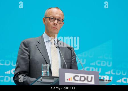 Friedrich Merz, Deutschland, Berlin, Konrad-Adenauer-Haus, Pressekonferenz mit dem Parteivorsitzenden der CDU Deutschlands Friedrich Merz MDB und Dr. Ursula von der Leyen, Präsidentin der Europäischen Kommission. *** Friedrich Merz, Allemagne, Berlin, Konrad Adenauer Haus, Conférence de presse avec le président de la CDU allemande Friedrich Merz MDB et Dr. Ursula von der Leyen, présidente de la Commission européenne Banque D'Images