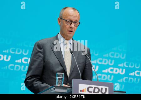 Friedrich Merz, Deutschland, Berlin, Konrad-Adenauer-Haus, Pressekonferenz mit dem Parteivorsitzenden der CDU Deutschlands Friedrich Merz MDB und Dr. Ursula von der Leyen, Präsidentin der Europäischen Kommission. *** Friedrich Merz, Allemagne, Berlin, Konrad Adenauer Haus, Conférence de presse avec le président de la CDU allemande Friedrich Merz MDB et Dr. Ursula von der Leyen, présidente de la Commission européenne Banque D'Images