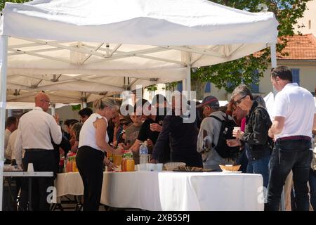 Antibes, France - 8 mai 2024 - la célébration du jour de la victoire de la seconde Guerre mondiale par un jour ensoleillé de printemps Banque D'Images