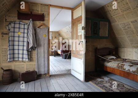 Riga Ghetto House, au Musée letton de l'Holocauste, qui abritait autrefois 30 habitants à l'époque nazie. Banque D'Images