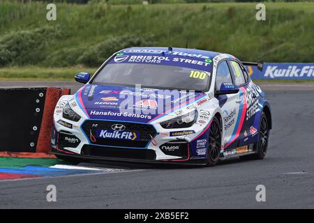 Tom Ingram, Hyundai i30N, Team Bristol Street Motors, BTCC, British Touring car Championship, manches dix, onze et douze de la saison 2024, à partir de Banque D'Images