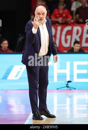 Pablo Laso (Bayern Basketball, Cheftrainer) gestikuliert. GER, FC Bayern Basketball v. Alba Berlin, Basketball, 1.Bundesliga, Playoffs, finale Spiel 2, saison 2023/2024, 10.06.2024, Foto : Eibner-Pressefoto/Marcel Engelbrecht Banque D'Images