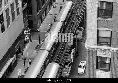 Chicago, il - 4-30-2015, trains CTA dans le centre-ville de Chicago Banque D'Images