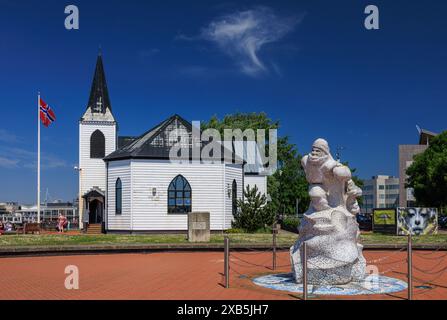 Norwegian Church et Scott Antarctic Memorial, Cardiff Bay, pays de Galles Banque D'Images