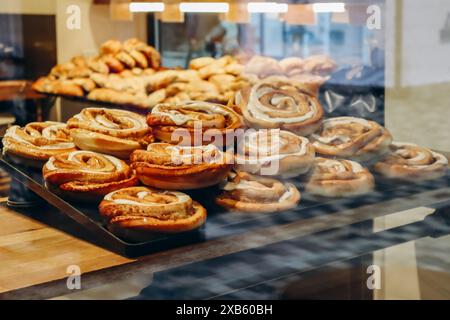 Pâtisseries danoises traditionnelles dans une vitrine de boulangerie à Copenhague Banque D'Images