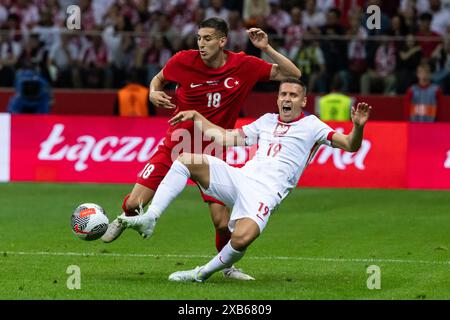 Varsovie, province de Mazovie, Pologne. 10 juin 2024. Mert Muldur (à gauche), Przemyslaw Frankowski (à droite) lors du match international amical de football entre la Pologne et la Turquie au stade national de Varsovie. Crédit : ZUMA Press, Inc/Alamy Live News Banque D'Images