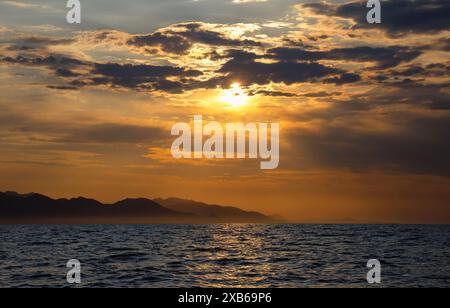 Coucher de soleil sur Bahia de la Ventana en basse Californie sur, Mexique Banque D'Images