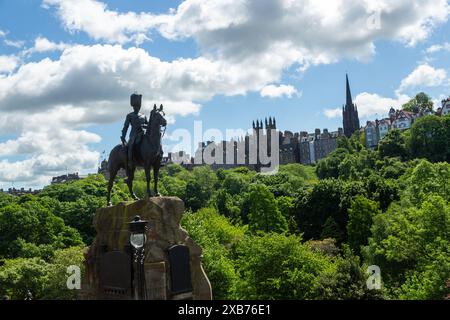 Le Royal Scots Greys Monument sur Princess Street, Édimbourg Banque D'Images