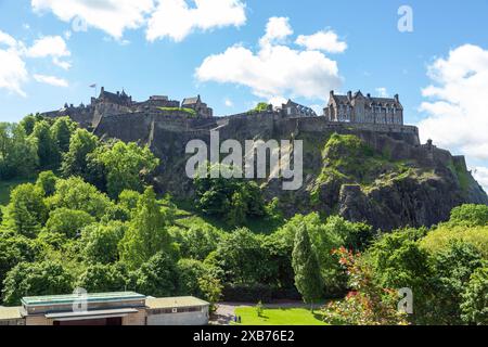 Château d'Édimbourg vu de Princess Street. Banque D'Images