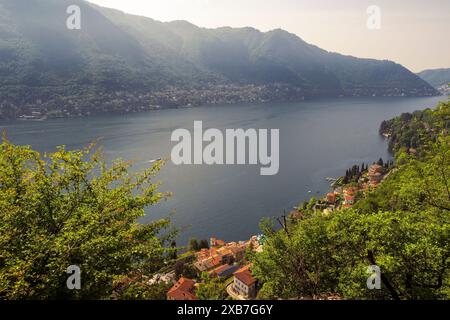 Vue sur le lac de Côme au printemps Banque D'Images