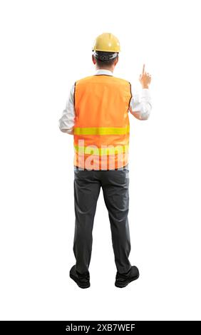 Ingénieur ou technicien asiatique pleine longueur du corps doigt porter casque de sécurité et gilet réfléchissant isolé sur blanc Banque D'Images