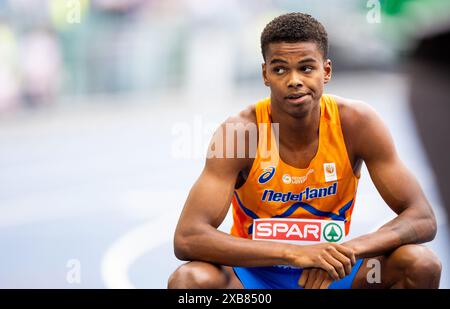 ROME - Isaya Klein Ikkink en action sur le relais 4x400m masculin le cinquième jour des Championnats d'Europe d'athlétisme. ANP IRIS VAN DEN BROEK Banque D'Images