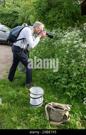 les invités sur une excursion sur le terrain avec naturetrek Banque D'Images