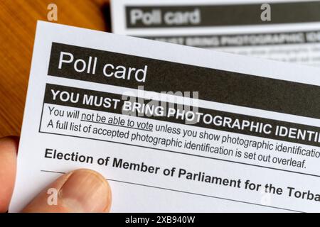 Torquay, Royaume-Uni. 11 juin 2024. Carte de vote reçue à la poste pour les élections générales de juillet 2024 au Royaume-Uni. Crédit : Thomas Faull/Alamy Live News Banque D'Images