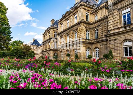 Palais du Luxembourg, siège du Sénat de France et du Musée du Luxembourg, dans le jardin du Luxembourg, 6ème arrondissement, Paris, France Banque D'Images