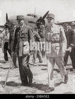 Les généraux Giraud et de Gaulle se réunissent à Alger, le 30 mai 1943, pour discuter de la coordination de l'effort de combat français. Henri Honoré Giraud, 1879 – 1949. Officier militaire français et chef des Forces françaises libres pendant la seconde Guerre mondiale. Charles André Joseph Marie de Gaulle, 1890-1970. Officier et homme d'État de l'armée française, 18e président de la France. De la Guerre en images, quatrième année. Banque D'Images