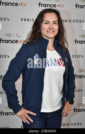 Sandrine Martinet, athlète judoka paralympique française, pose pour une photocall avant la conférence de presse Paris 2024 de France Television à Paris le 11 juin 2024. Photo de Firas Abdullah/ABACAPRESS. COM Banque D'Images