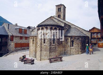 L'église Santa Maria. Shadown, province Lerida, Catalogne, Espagne. Banque D'Images