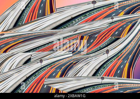 Conception abstraite de nombreuses routes avec panneau de limitation de vitesse, avec des traînées de lumière rouge, blanche et orange, disposées principalement en diagonale à travers la toile. Banque D'Images
