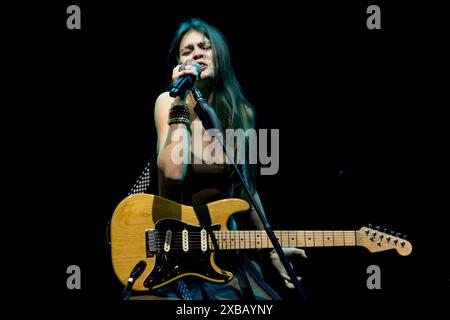 Toronto, Canada. 09 juin 2024. La chanteuse américaine Sofia Isella se produit lors d'un spectacle à guichets fermés au Scotia Bank Arena de Toronto. Crédit : SOPA images Limited/Alamy Live News Banque D'Images