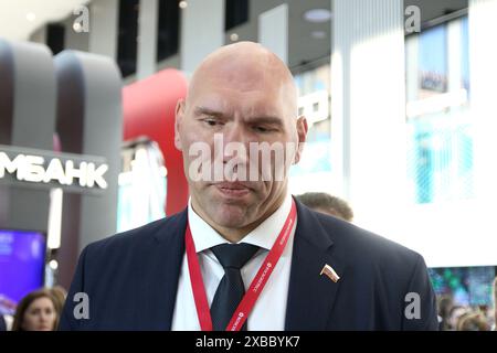 Saint-Pétersbourg, Russie. 7 juin 2024. Nikolay Valuev, député de la Douma d'État de la Fédération de Russie, boxeur poids lourd vu au Forum économique international de Petersburg 2024 (crédit image : © Maksim Konstantinov/SOPA images via ZUMA Press Wire) USAGE ÉDITORIAL SEULEMENT! Non destiné à UN USAGE commercial ! Banque D'Images