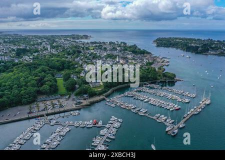 Vue aérienne embouchure de la rivière Odet dans l'océan Atlantique avec Benodet, département Finistère Penn Ar Bed, région Bretagne Breizh, France Banque D'Images