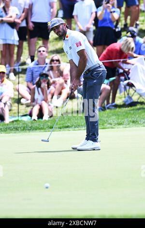 Dublin, Ohio, États-Unis. 9 juin 2024. Max Homa (États-Unis) lance un putt sur le 9e green lors de la quatrième manche du Memorial Tournament à Dublin, Ohio. Brent Clark/Cal Sport Media/Alamy Live News Banque D'Images