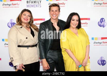 Alina Wichmann, Lukas Sauer und Miyabi Kawai BEI der 'Ernsting's Family Fashionshow' AM 11.06.2024 à Hambourg Banque D'Images